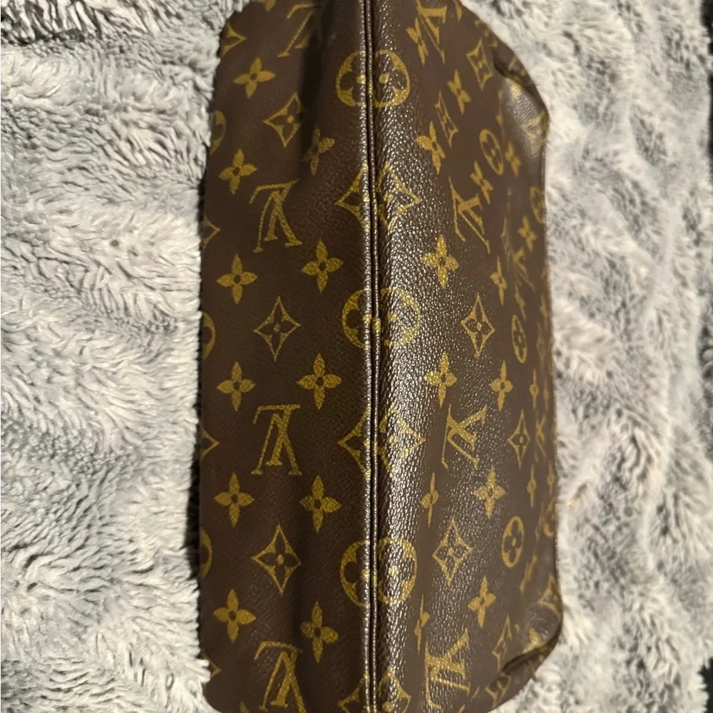 Louis Vuitton Black and Gray Photography Bag - Picture 4 of 6
